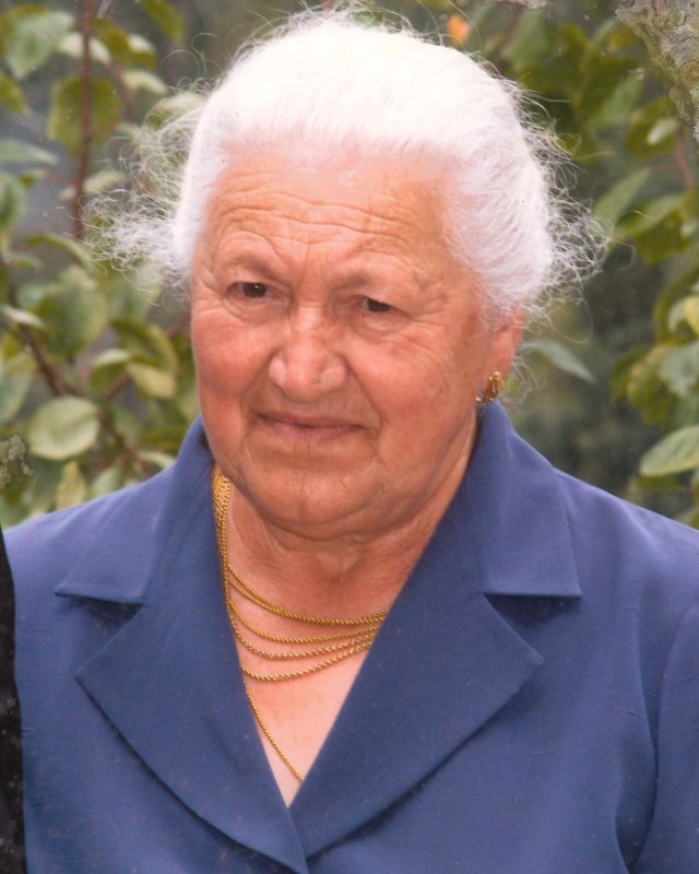 Maria Amélia Santos